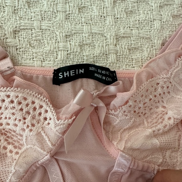 pink lace cropped corset - Picture 2 of 2